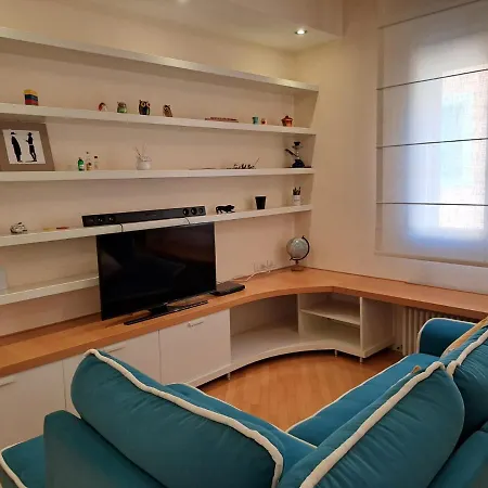 Bolognamania Apartments-roger Apartment